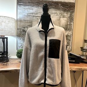 ‼️SOLD‼️ White Sherpa Jacket - L